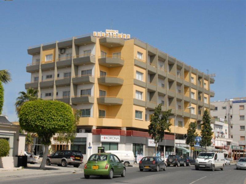 מלון דירות סאנפלאוור 3*